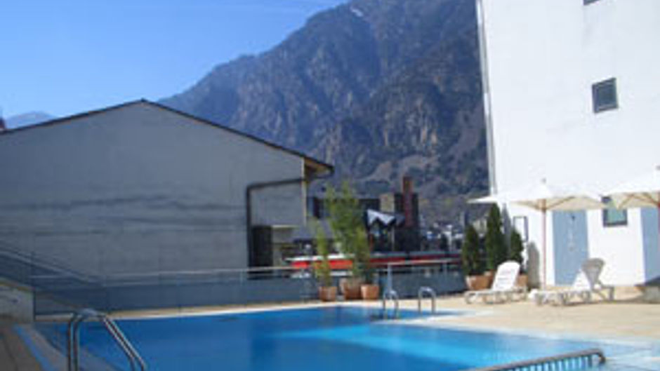 Diplomatic Hotel Pool