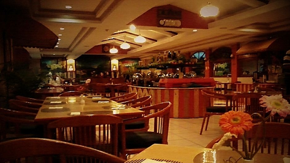 Holiday Plaza Hotel Restaurant