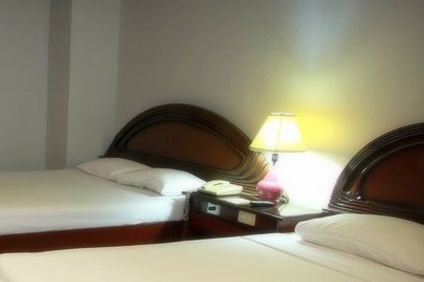 Holiday Plaza Hotel