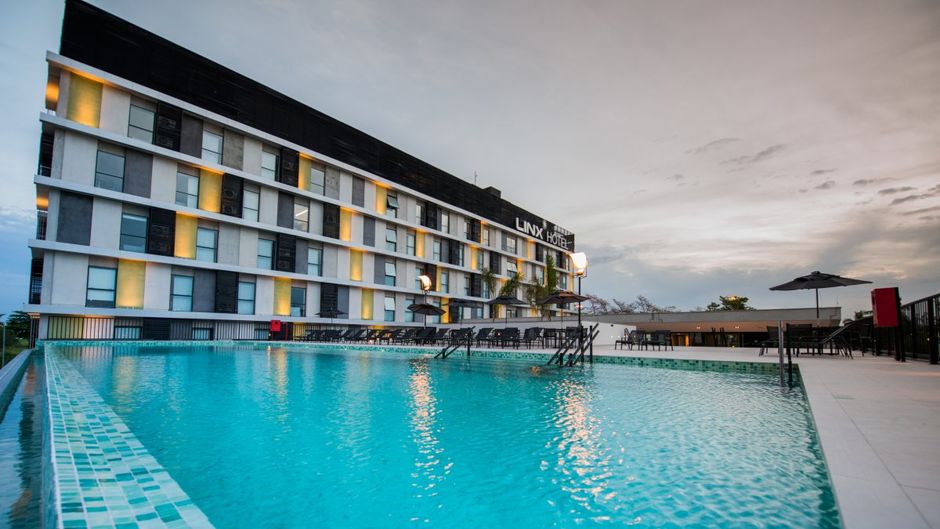 Linx Hotel International Airport Galeao Pool
