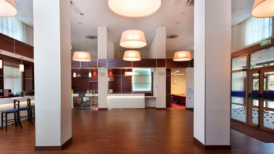 Hampton by Hilton Samara Lobby