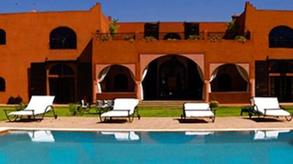 Al Riadinou Exterior