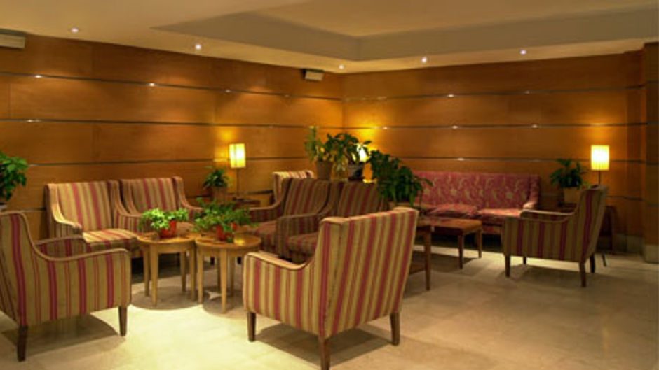 Hotel Infanta Mercedes Lobby
