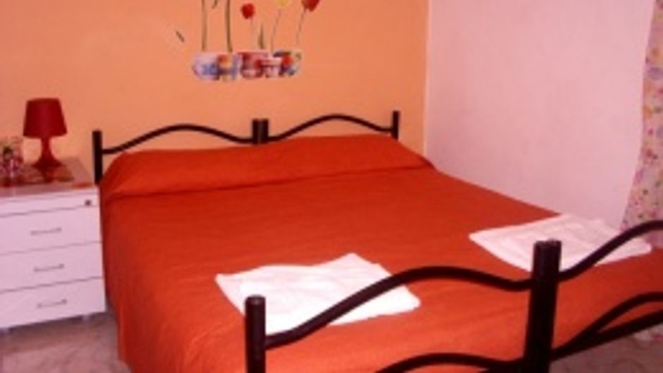 B&B Rome Bed in Art Room
