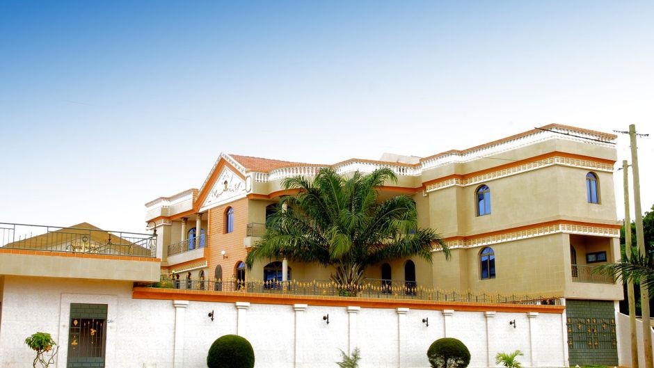 Mint Hotel Togo Exterior