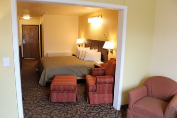 Allanivik Hotel & Salmonberry Suites