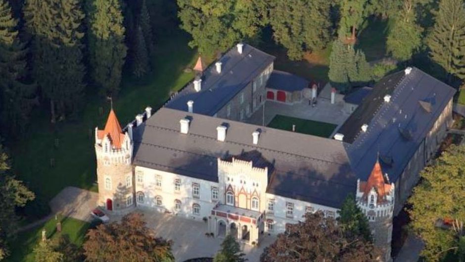 Chateau Heralec Boutique Hotel Exterior