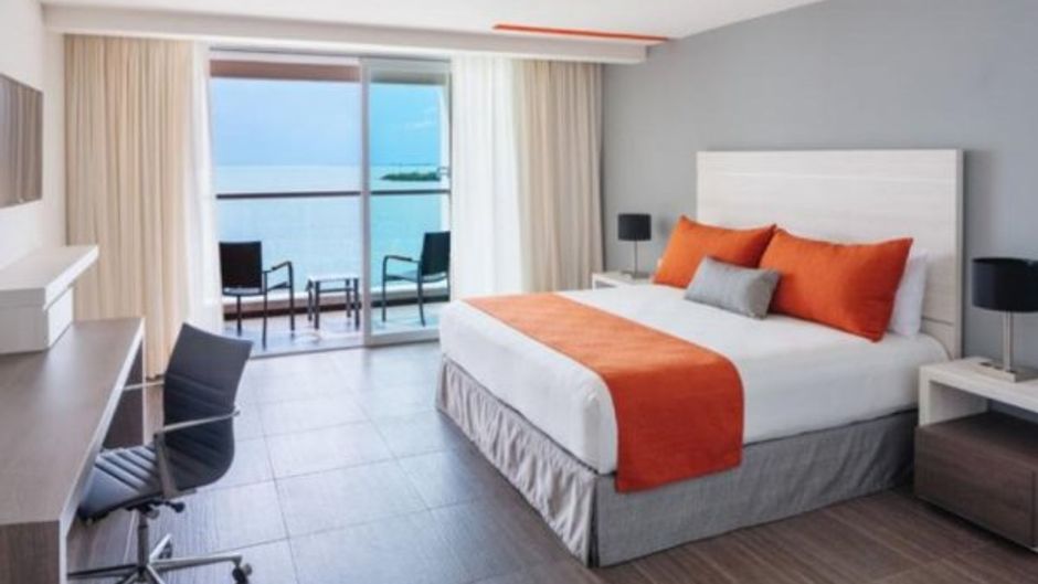 Real Inn Cancun Room