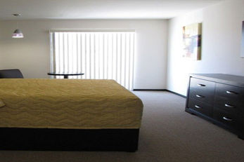 Nuvo Hotel & Apartments