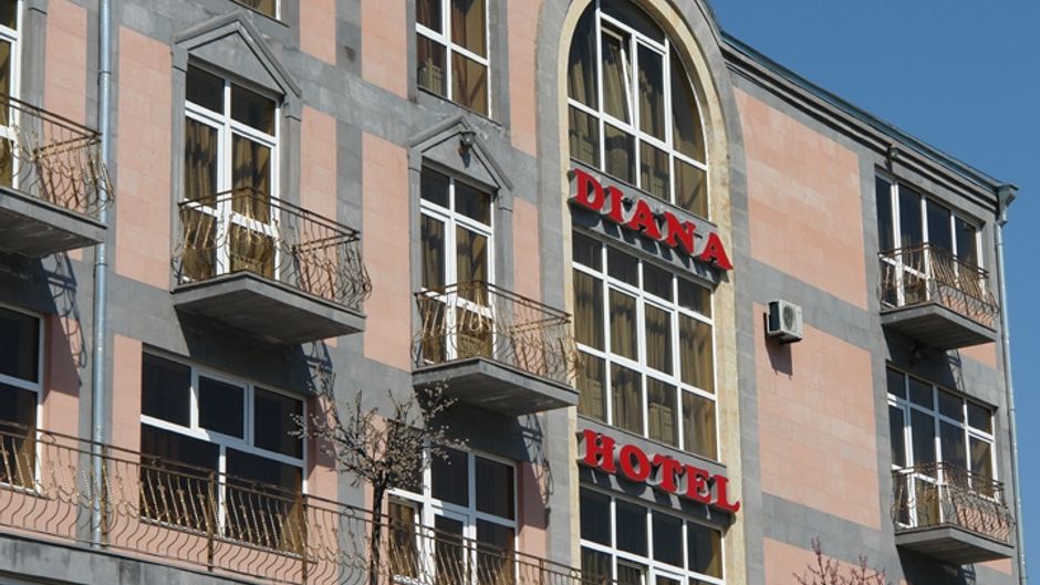 Diana Hotel Exterior