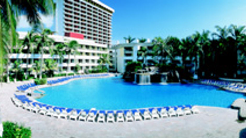 El Cid El Moro Beach Hotel Pool