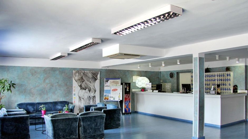 AHC Hoteles Low Cost Lobby