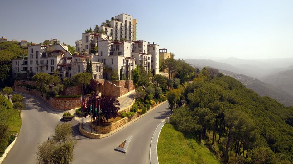 Grand Hills Hotel & Spa Exterior