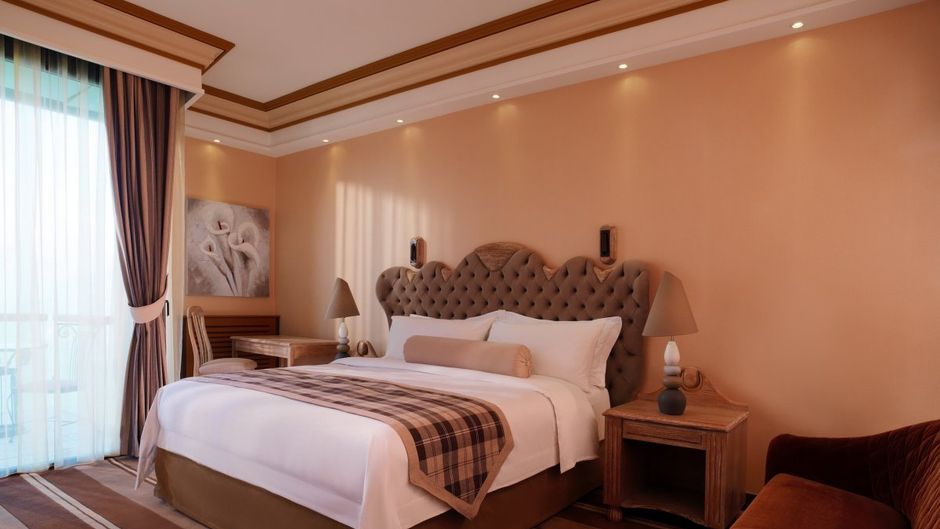 Grand Hills Hotel & Spa Room