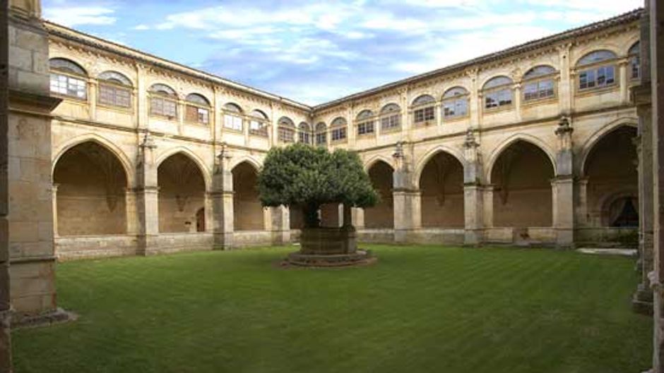 Hotel Monasterio San Zoilo Exterior
