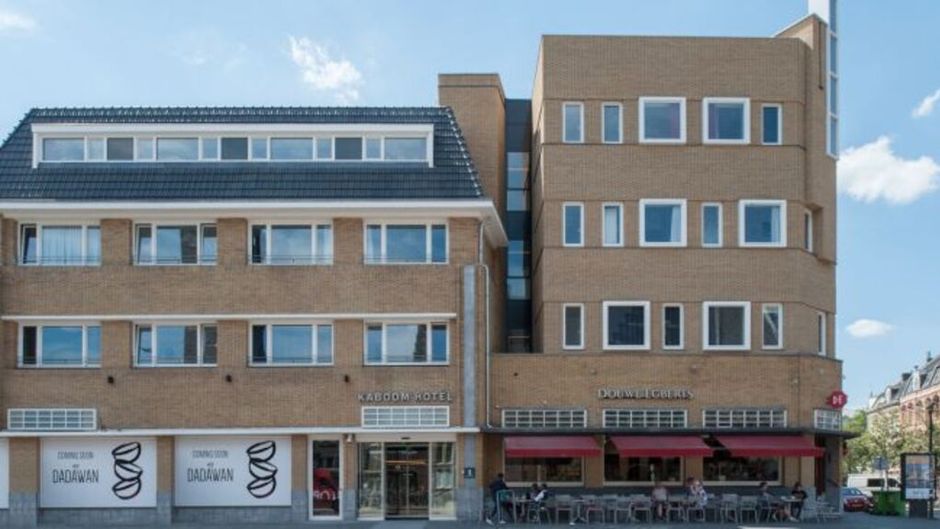 Kaboom Hotel Exterior