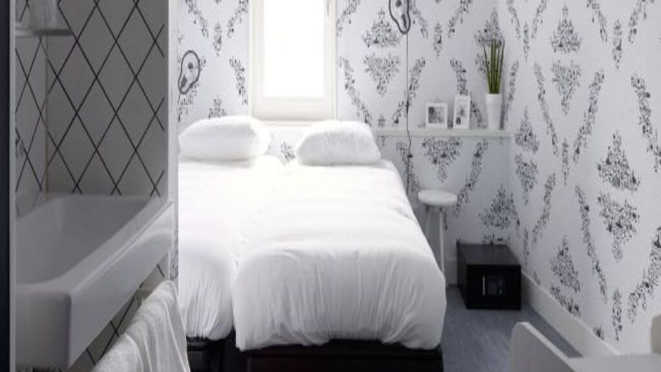 Kaboom Hotel Room