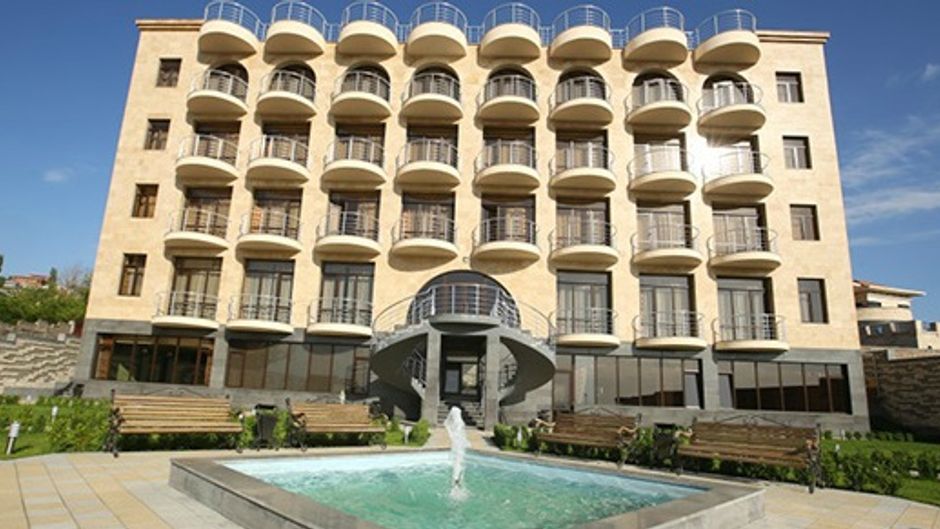 Nare Hotel Exterior