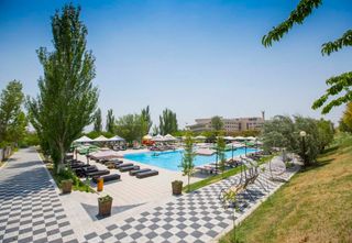 Cross Resort