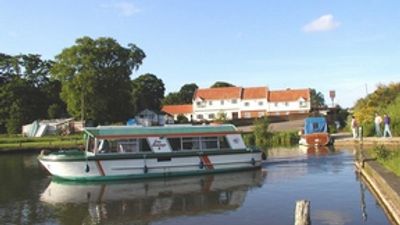 The Wayford Bridge Inn Hotel