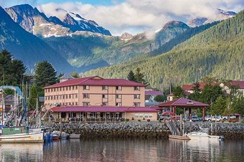 Totem Square Hotel