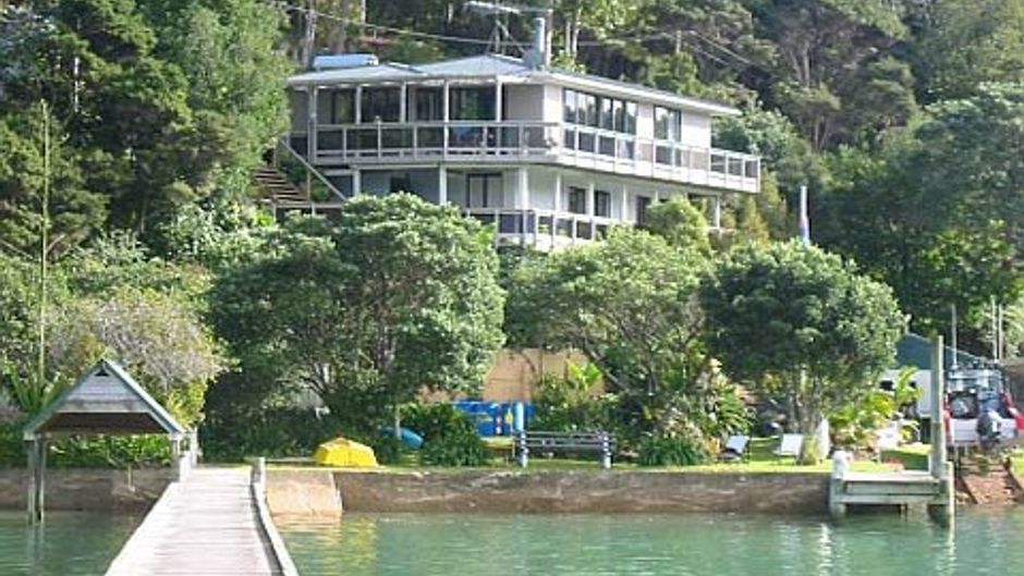Kawau Lodge Exterior