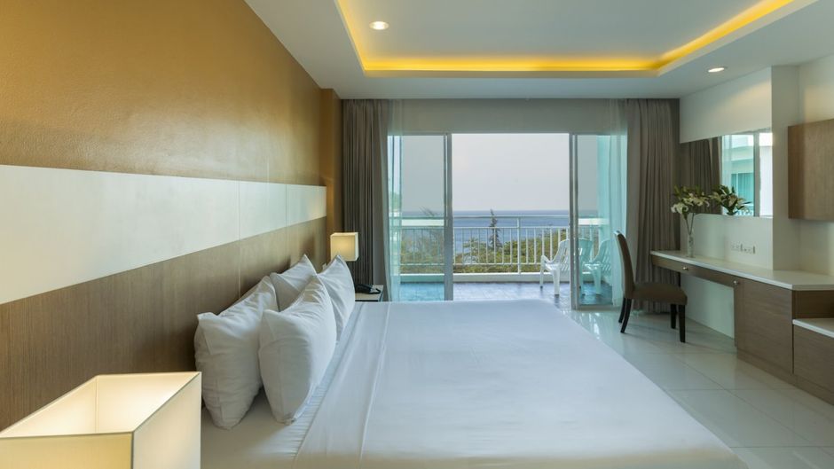 Chanalai Hillside Resort, Karon Beach Suite