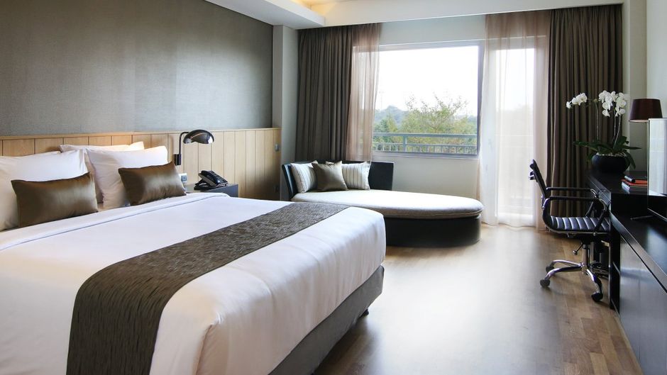 Delonix Hotel Karawang Room