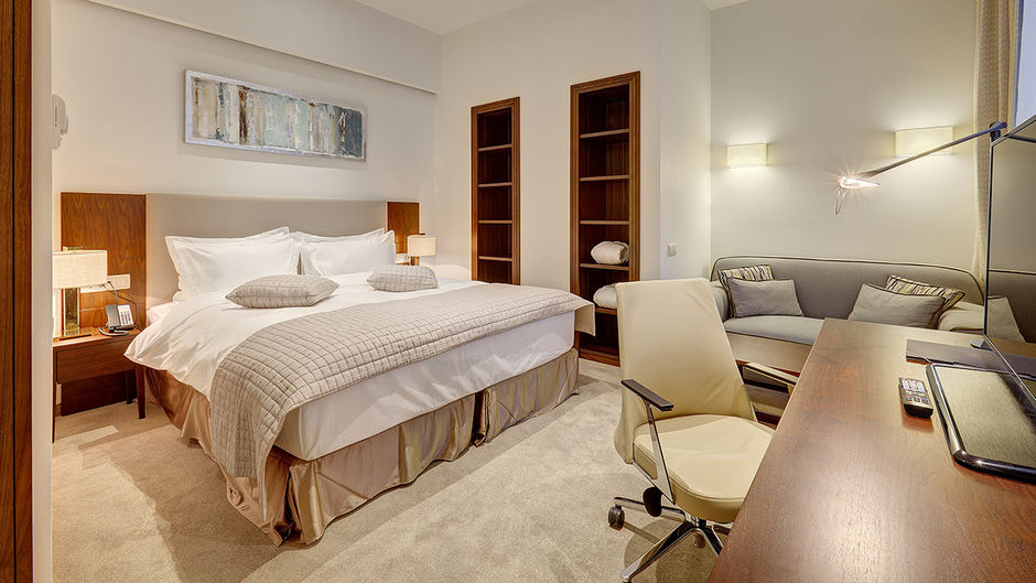 Palmira Business Club Room