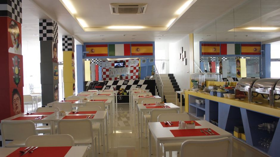 Sinar Sport Hotel Restaurant