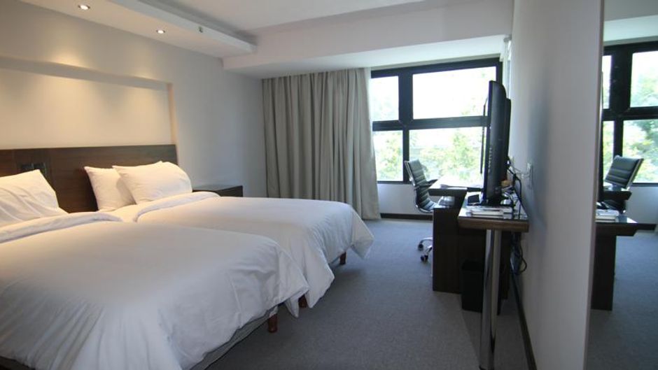 Hotel Crystal Tower Room