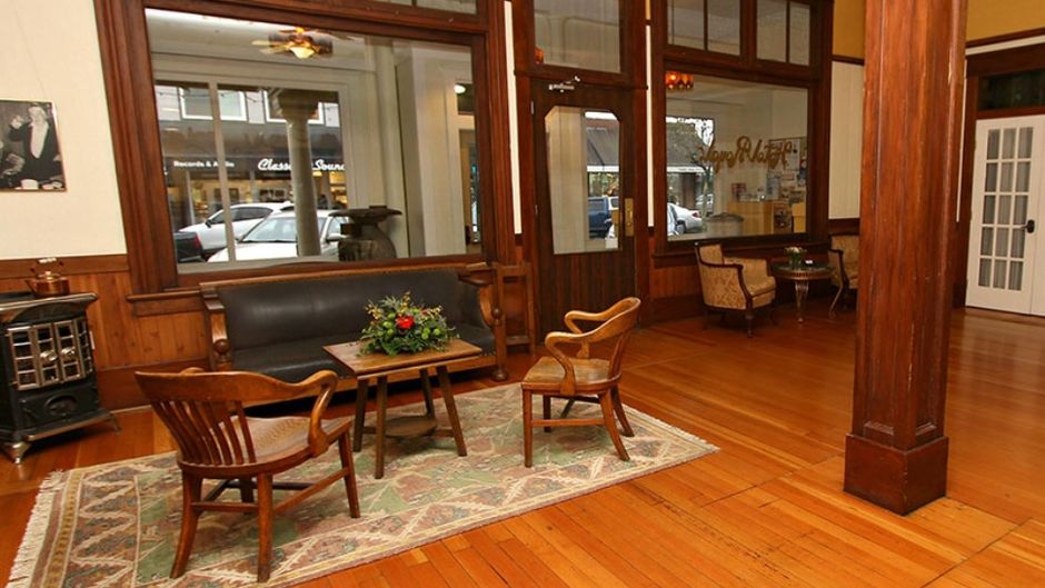 Royal Hotel Lobby