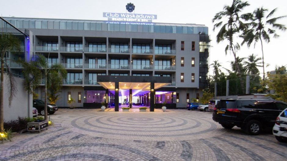 Club Waskaduwa Beach Resort & Spa Exterior