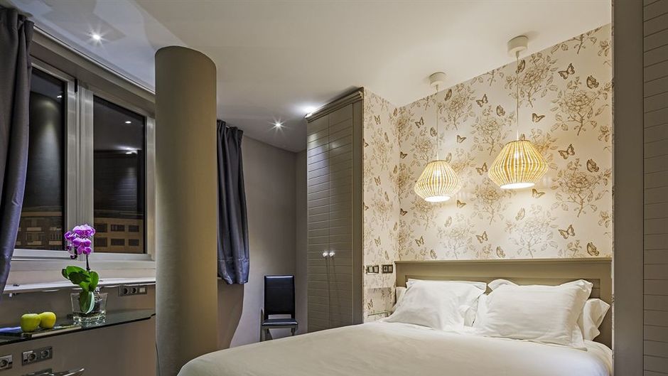 Nature Hotel Oviedo Room