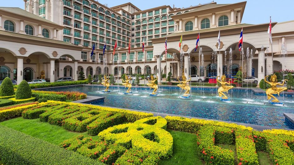 Garden City Hotel Exterior