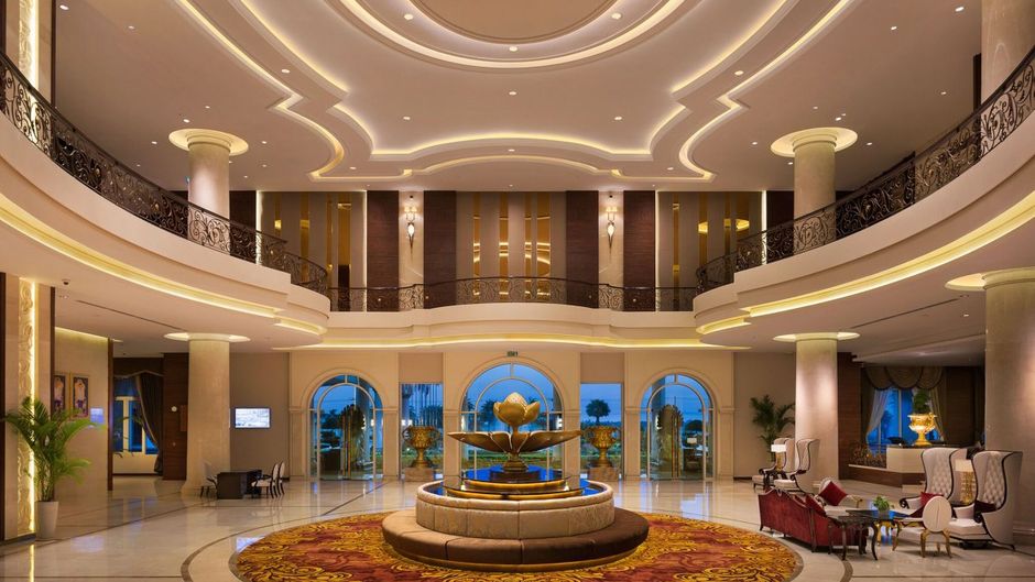 Garden City Hotel Lobby