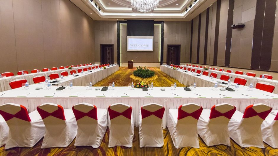 Garden City Hotel Meeting