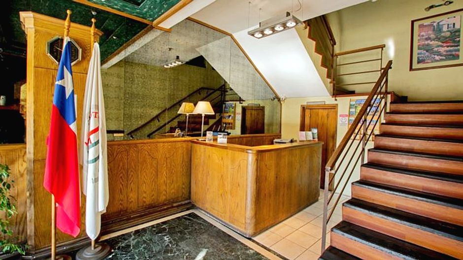 RQ Hotel Dacarlo Lobby