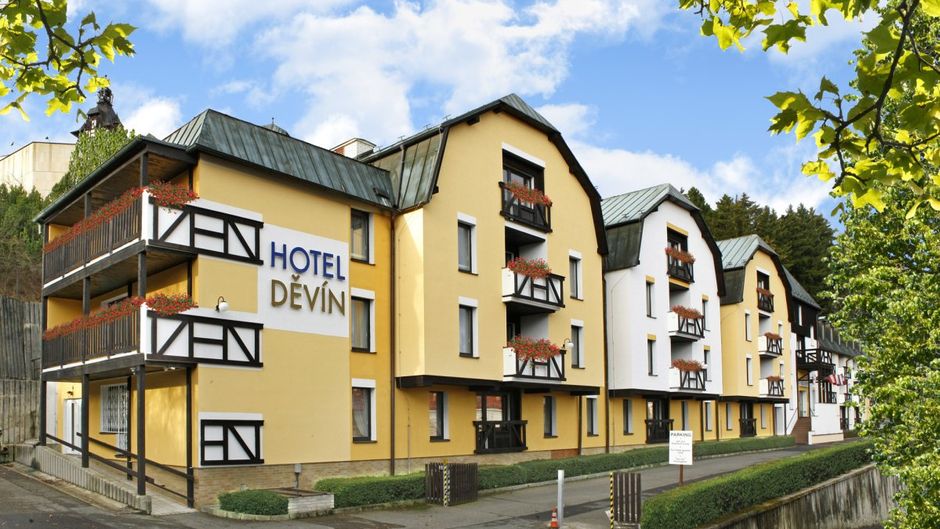Spa Hotel Devin Exterior