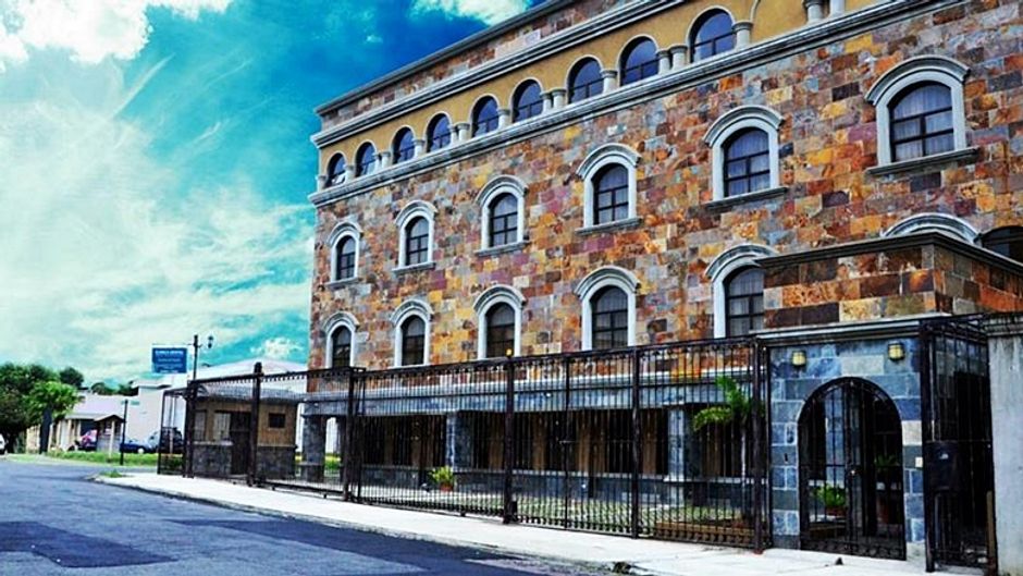 Plaza Real Suites & Apartments Exterior
