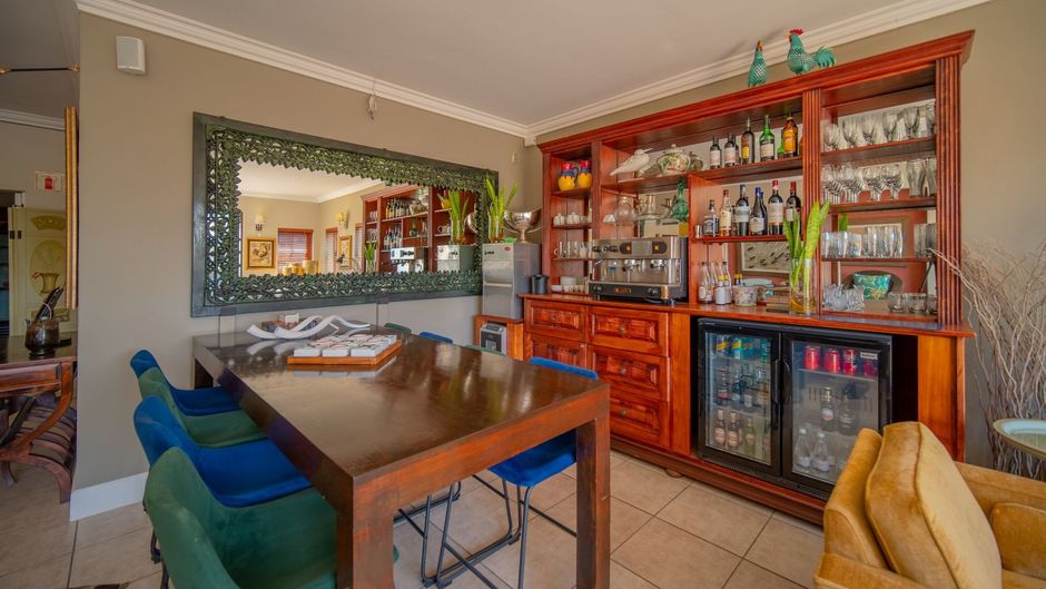 The Mandyville Hotel Bar/Lounge