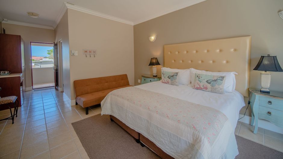 The Mandyville Hotel Room