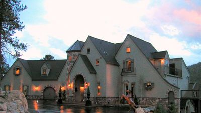Arrowhead Manor Inn & Event Center
