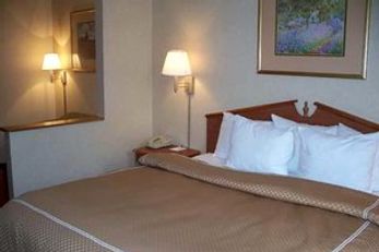 Spark by Hilton Indianapolis Northeast