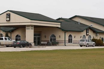 Breezy Oaks Inn & Tavern