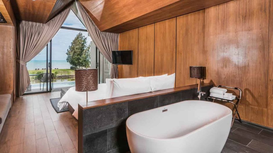 Ana Anan Resort & Villas Pattaya Suite
