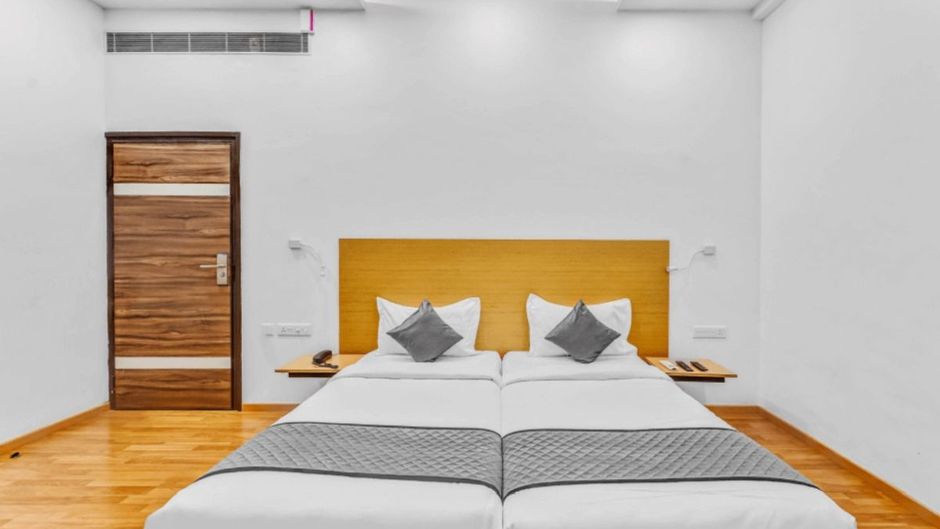 UPAR Hotels - T Nagar Room