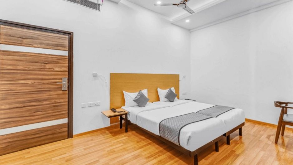 UPAR Hotels - T Nagar Room