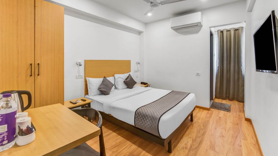 UPAR Hotels Thoraipakkam, OMR Room