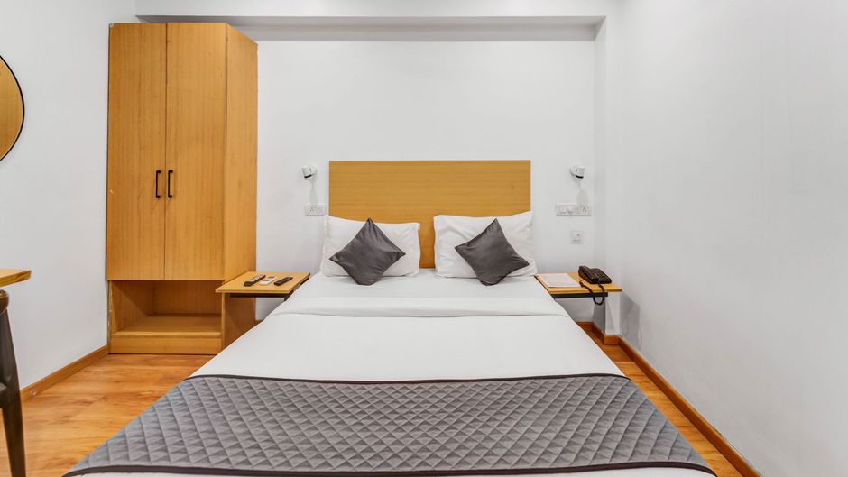 UPAR Hotels Thoraipakkam, OMR Room